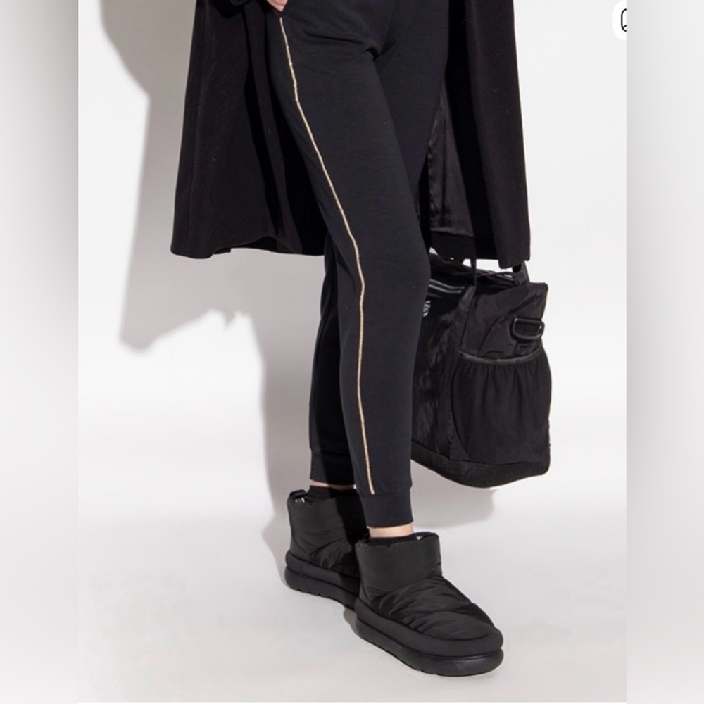 UGG Classic Maxi Mini Quilted Shell Boot - Picture 2 of 6